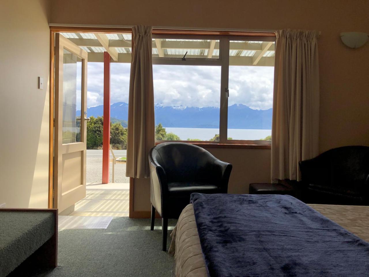 Te Anau Manapouri Lake Hotel Ngoại thất bức ảnh
