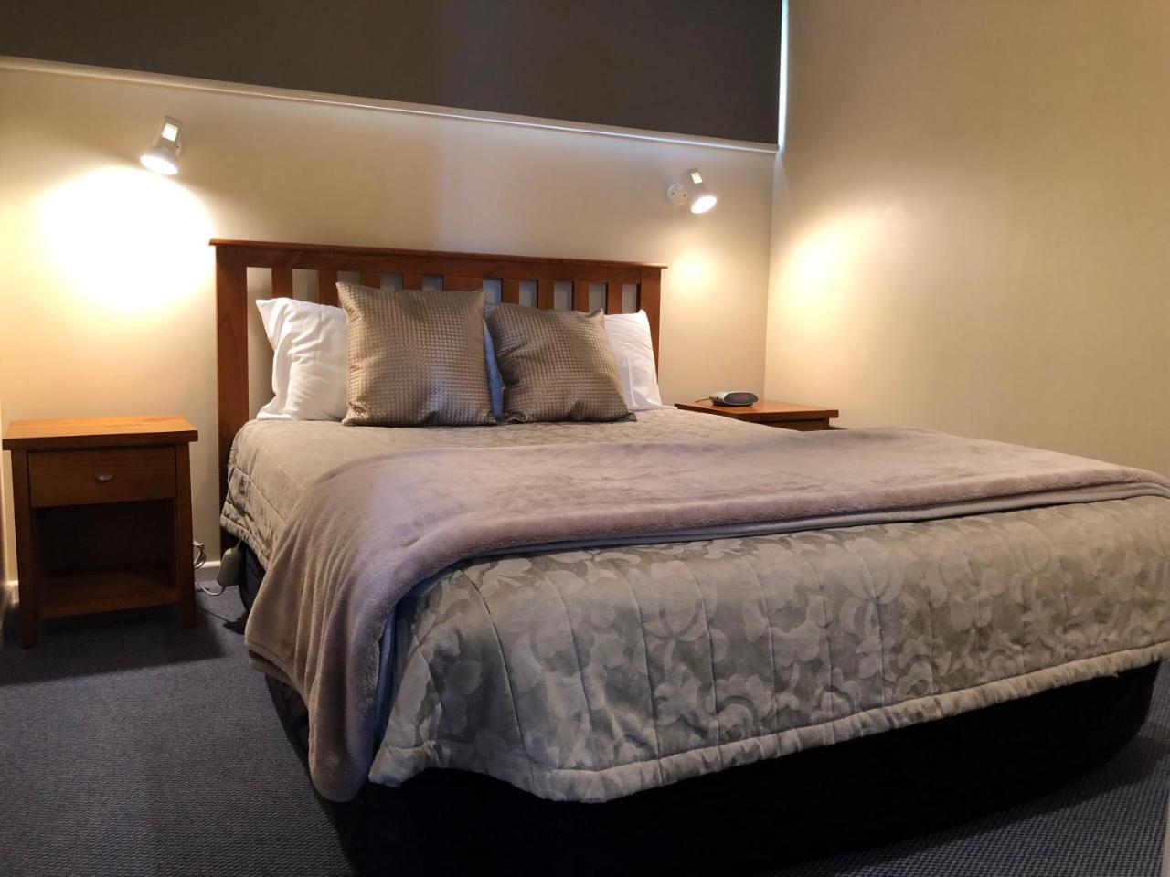 Te Anau Manapouri Lake Hotel Ngoại thất bức ảnh