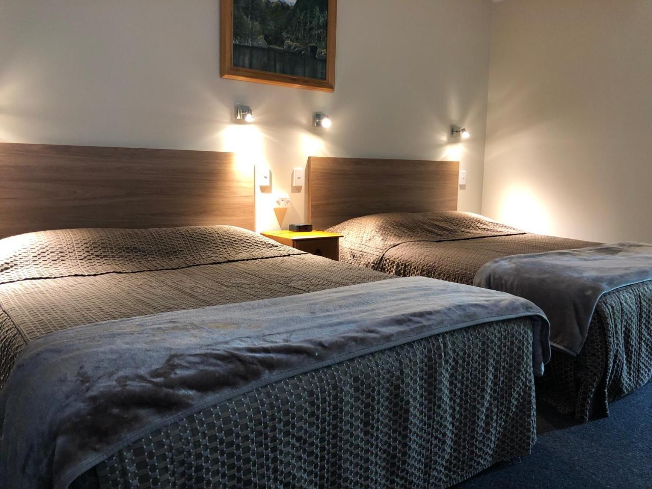Te Anau Manapouri Lake Hotel Ngoại thất bức ảnh