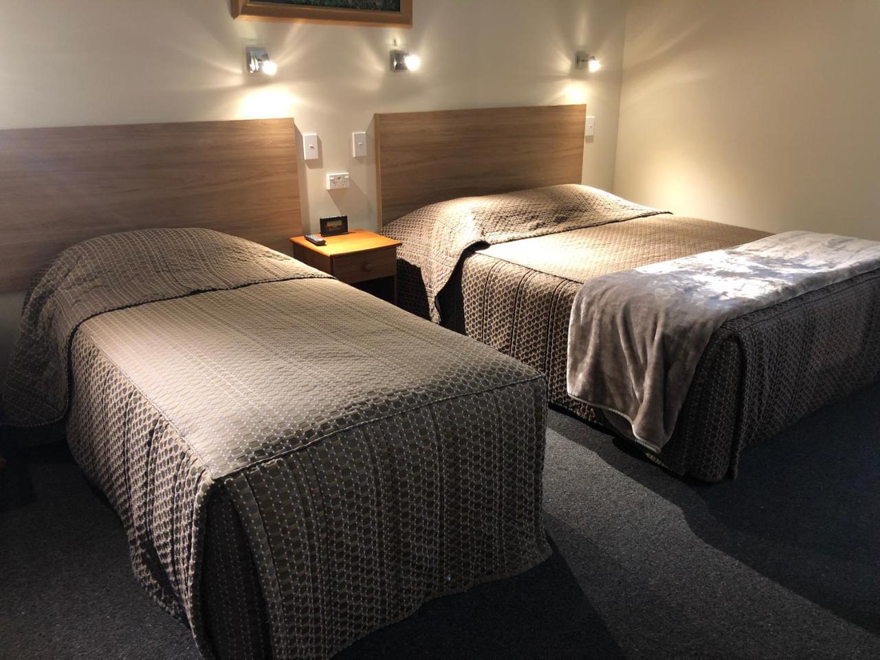 Te Anau Manapouri Lake Hotel Ngoại thất bức ảnh