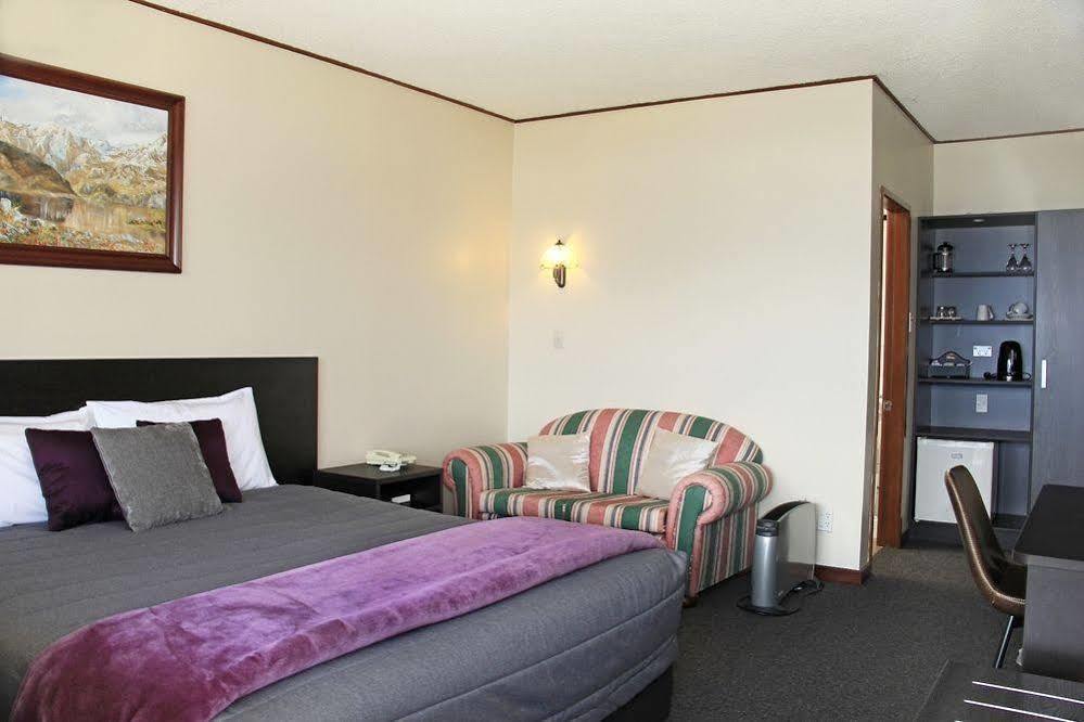 Te Anau Manapouri Lake Hotel Ngoại thất bức ảnh